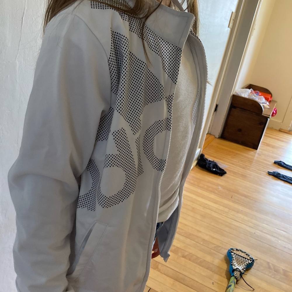 White adidas zip up jacket. Good condition size 14 - Picture 4 of 4